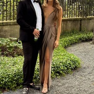 REVOLVE dress! Perfect for weddings, cocktail parties, work event, etc!